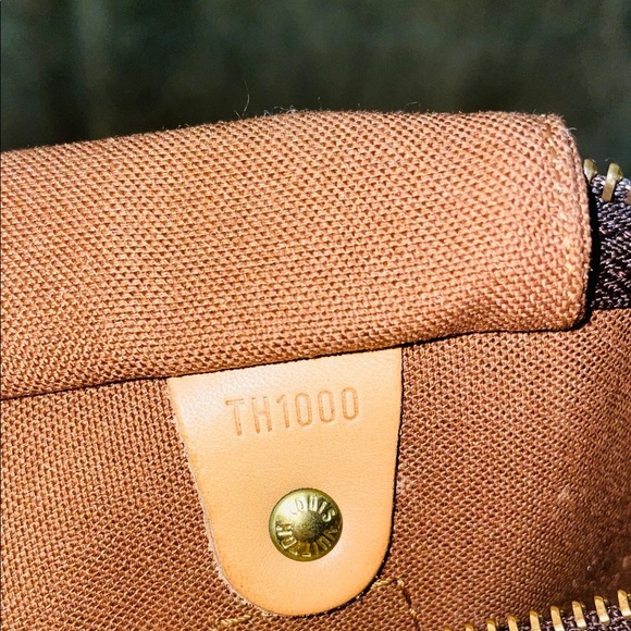 Authentic Louis Vuitton Speedy 30 (no to offfer) SOLD - Picture 10 of 16